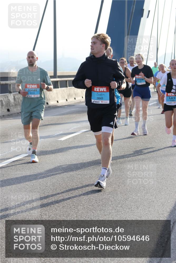 03.10.2026 - Köhlbrandbrückenlauf Strokosch-Dieckow http://msf.ph/oto/10594646 03.10.2026 09:23:10 Position 1 2222, 3843, 2388, 2300 meine-sportfotos.de