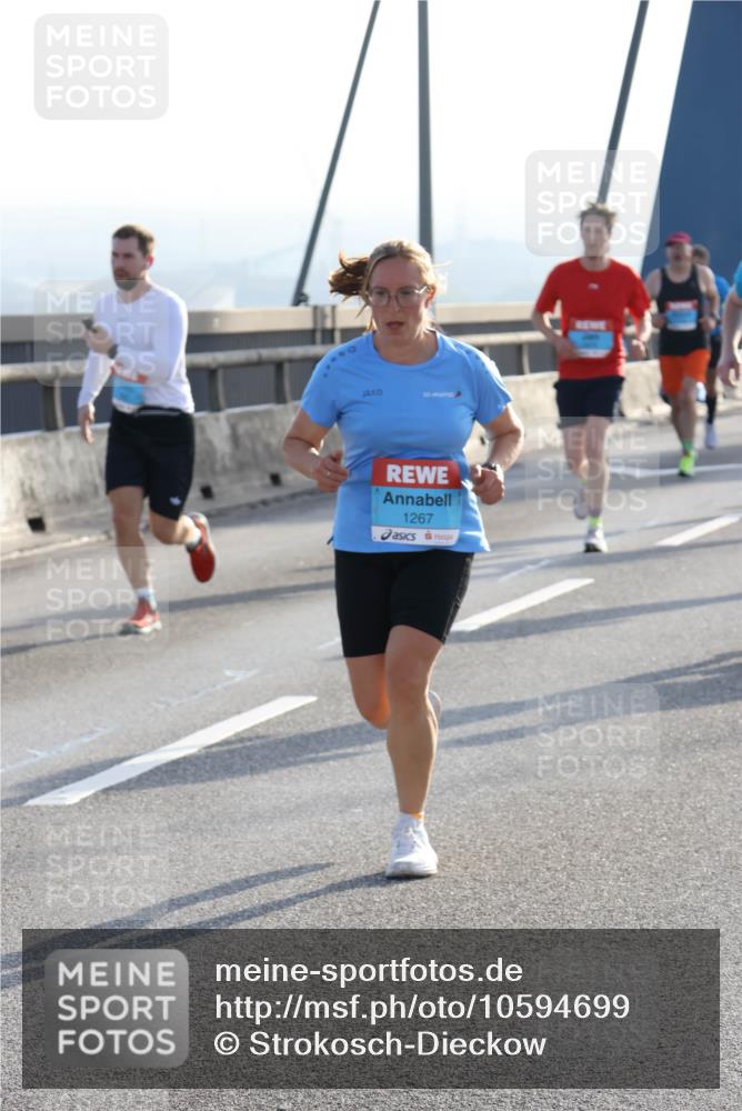 03.10.2026 - Köhlbrandbrückenlauf Strokosch-Dieckow http://msf.ph/oto/10594699 03.10.2026 09:23:18 Position 1 1267 meine-sportfotos.de