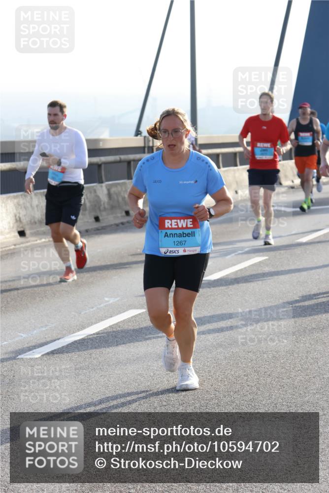 03.10.2026 - Köhlbrandbrückenlauf Strokosch-Dieckow http://msf.ph/oto/10594702 03.10.2026 09:23:18 Position 1 1267 meine-sportfotos.de