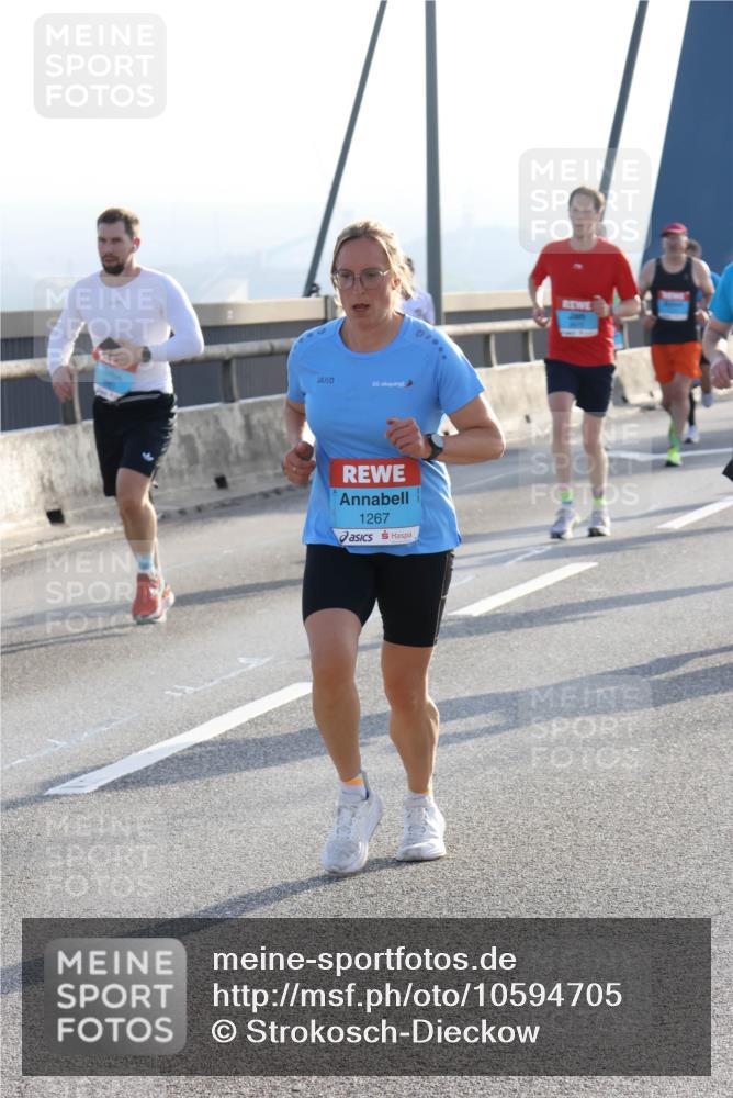 03.10.2026 - Köhlbrandbrückenlauf Strokosch-Dieckow http://msf.ph/oto/10594705 03.10.2026 09:23:18 Position 1 1267 meine-sportfotos.de