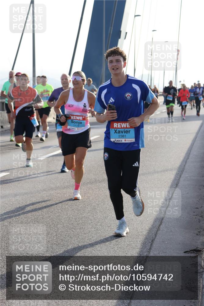 03.10.2026 - Köhlbrandbrückenlauf Strokosch-Dieckow http://msf.ph/oto/10594742 03.10.2026 09:23:22 Position 1 1, 1179, 2381 meine-sportfotos.de