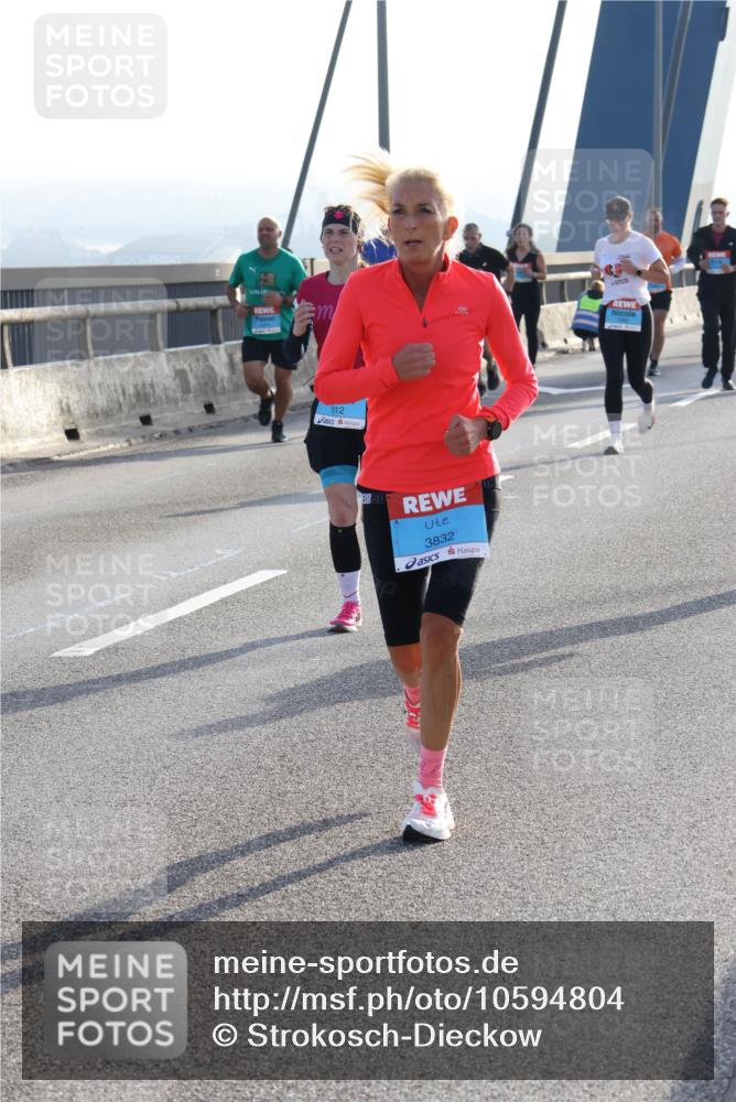 03.10.2026 - Köhlbrandbrückenlauf Strokosch-Dieckow http://msf.ph/oto/10594804 03.10.2026 09:23:33 Position 1 812, 3832 meine-sportfotos.de