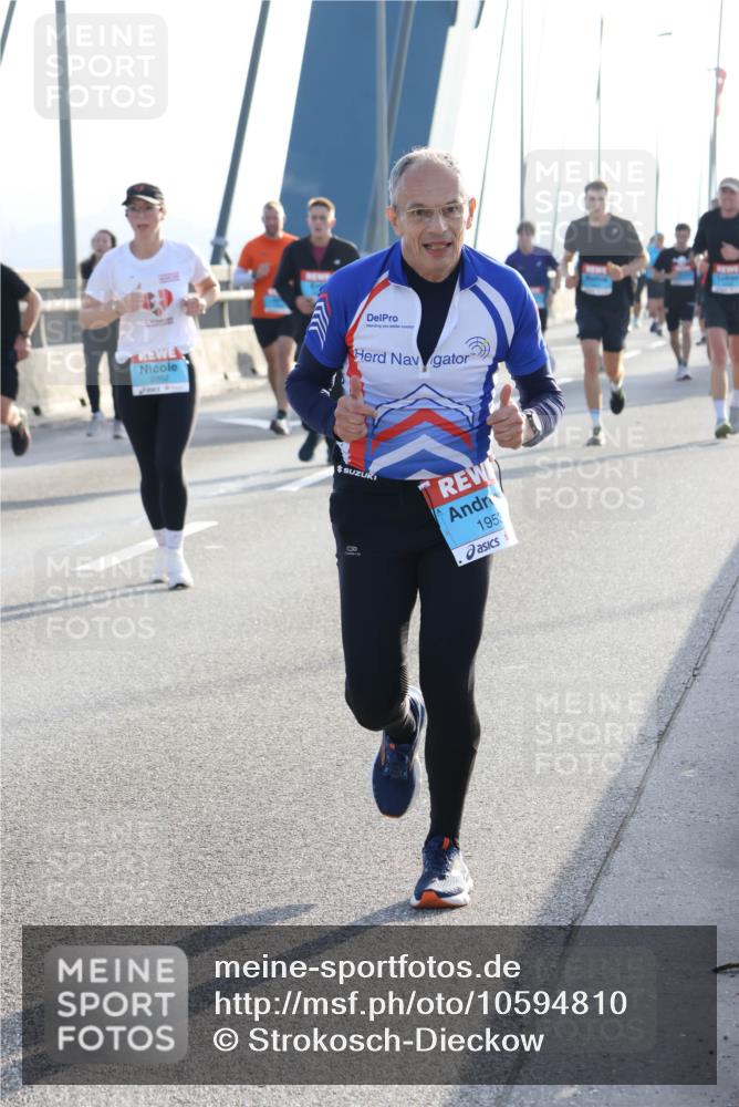 03.10.2026 - Köhlbrandbrückenlauf Strokosch-Dieckow http://msf.ph/oto/10594810 03.10.2026 09:23:35 Position 1 1953 meine-sportfotos.de