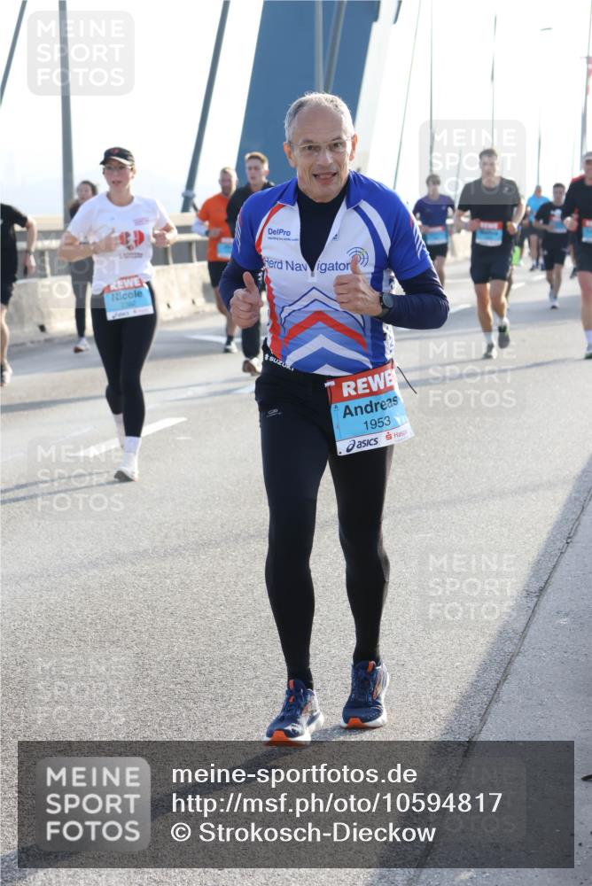 03.10.2026 - Köhlbrandbrückenlauf Strokosch-Dieckow http://msf.ph/oto/10594817 03.10.2026 09:23:35 Position 1 1953 meine-sportfotos.de