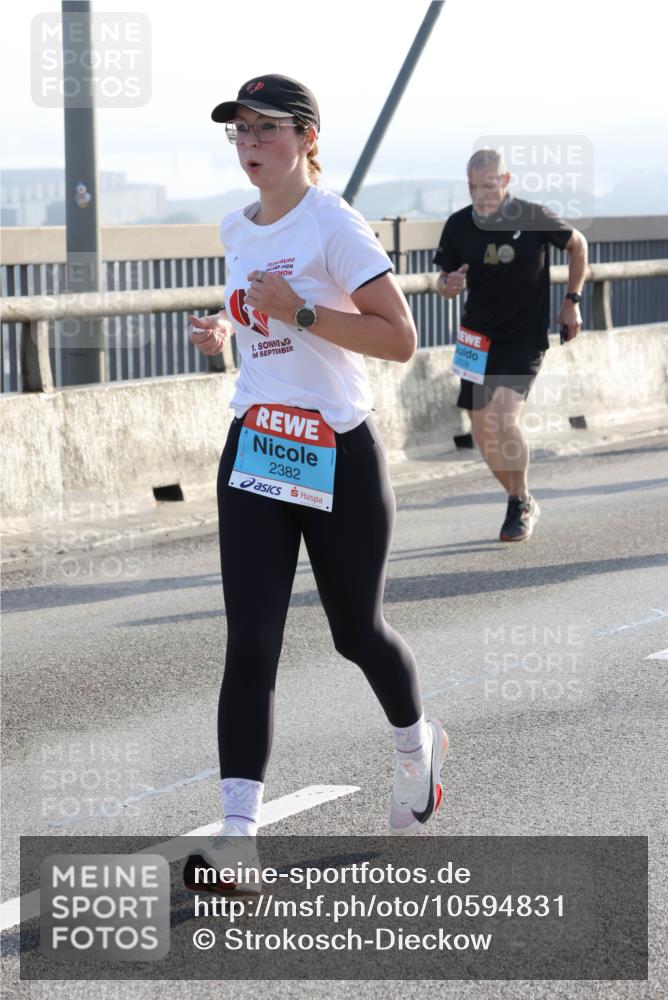 03.10.2026 - Köhlbrandbrückenlauf Strokosch-Dieckow http://msf.ph/oto/10594831 03.10.2026 09:23:38 Position 1 40, 1, 2382 meine-sportfotos.de