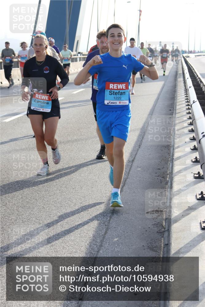 03.10.2026 - Köhlbrandbrückenlauf Strokosch-Dieckow http://msf.ph/oto/10594938 03.10.2026 09:23:56 Position 1 1787, 1229 meine-sportfotos.de