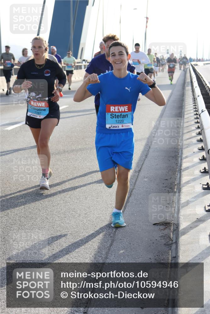 03.10.2026 - Köhlbrandbrückenlauf Strokosch-Dieckow http://msf.ph/oto/10594946 03.10.2026 09:23:56 Position 1 1787, 1229 meine-sportfotos.de