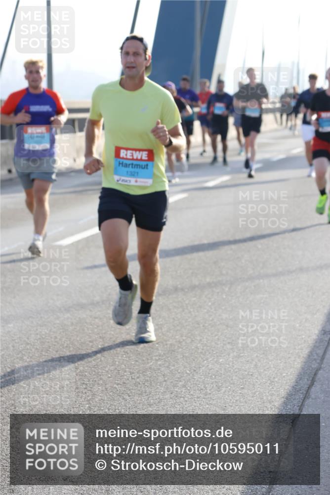 03.10.2026 - Köhlbrandbrückenlauf Strokosch-Dieckow http://msf.ph/oto/10595011 03.10.2026 09:24:05 Position 1 1321 meine-sportfotos.de