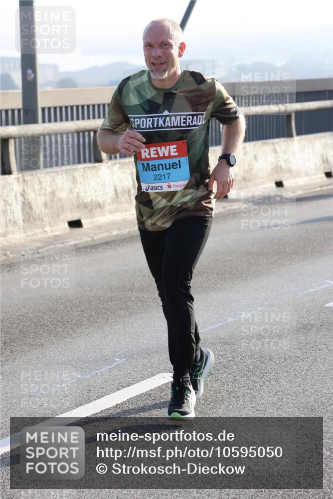03.10.2026 - Köhlbrandbrückenlauf Strokosch-Dieckow http://msf.ph/oto/10595050 03.10.2026 09:24:19 Position 1 2217 meine-sportfotos.de