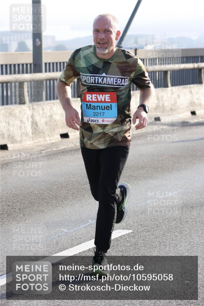03.10.2026 - Köhlbrandbrückenlauf Strokosch-Dieckow http://msf.ph/oto/10595058 03.10.2026 09:24:19 Position 1 2217 meine-sportfotos.de