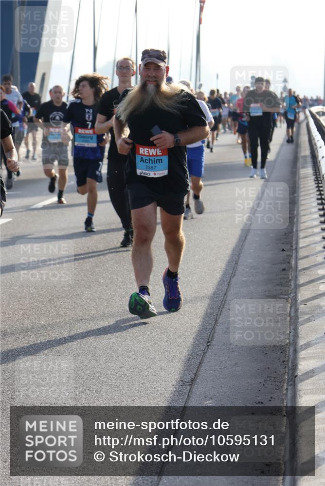03.10.2026 - Köhlbrandbrückenlauf Strokosch-Dieckow http://msf.ph/oto/10595131 03.10.2026 09:24:29 Position 1 607, 2387 meine-sportfotos.de