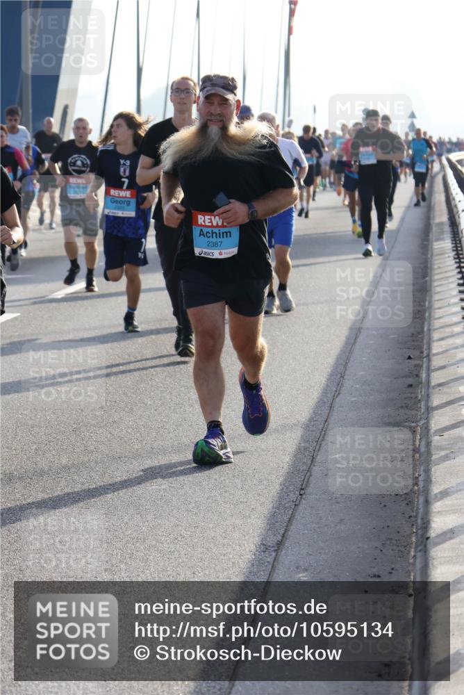 03.10.2026 - Köhlbrandbrückenlauf Strokosch-Dieckow http://msf.ph/oto/10595134 03.10.2026 09:24:29 Position 1 2387 meine-sportfotos.de