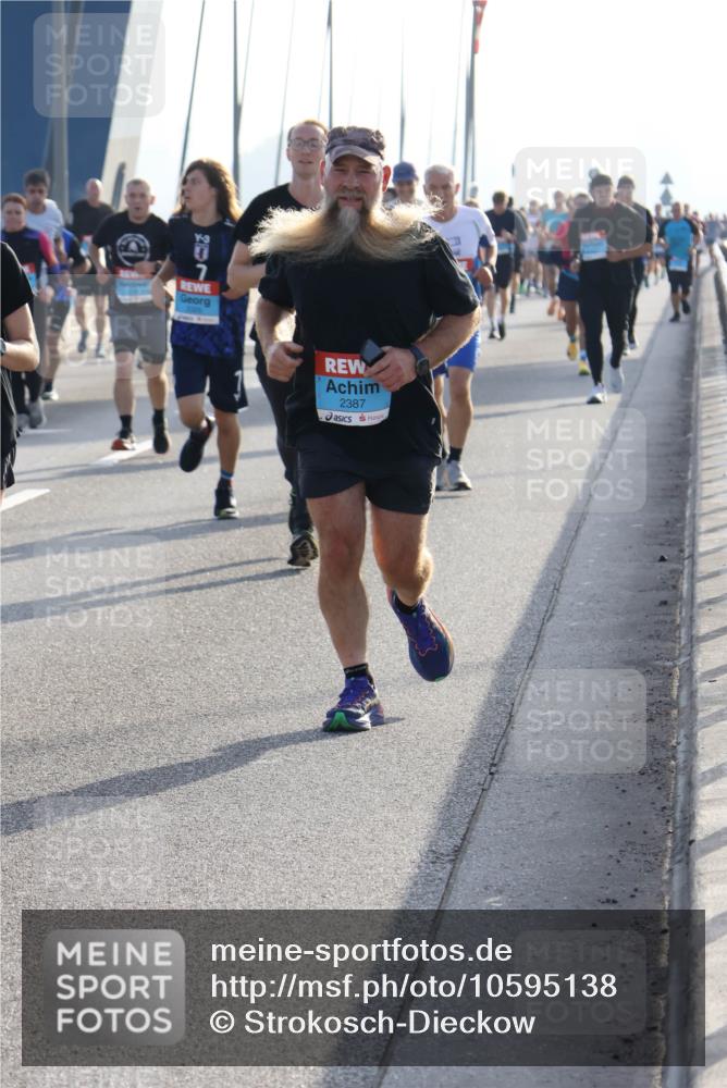 03.10.2026 - Köhlbrandbrückenlauf Strokosch-Dieckow http://msf.ph/oto/10595138 03.10.2026 09:24:29 Position 1 3, 2387 meine-sportfotos.de