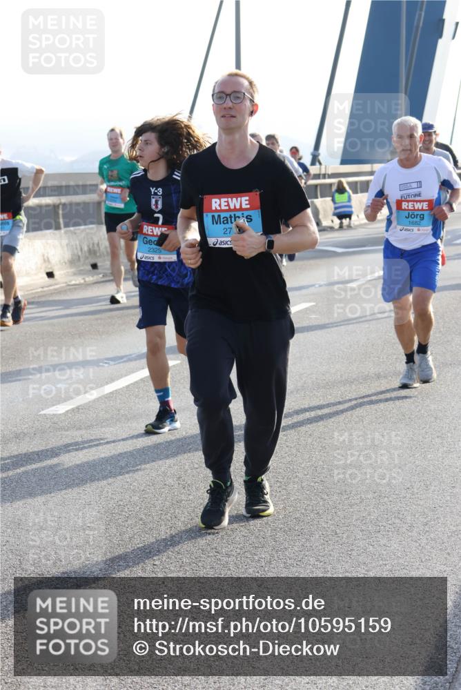 03.10.2026 - Köhlbrandbrückenlauf Strokosch-Dieckow http://msf.ph/oto/10595159 03.10.2026 09:24:34 Position 1 3, 27, 1682, 2325 meine-sportfotos.de