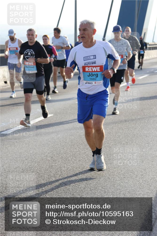 03.10.2026 - Köhlbrandbrückenlauf Strokosch-Dieckow http://msf.ph/oto/10595163 03.10.2026 09:24:35 Position 1 2276, 1682 meine-sportfotos.de