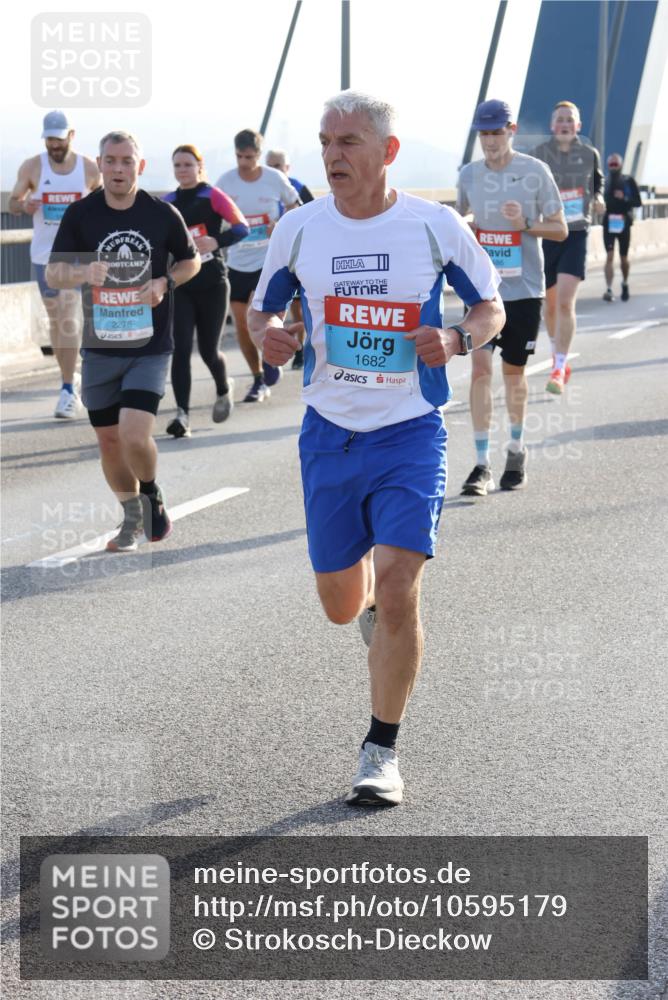 03.10.2026 - Köhlbrandbrückenlauf Strokosch-Dieckow http://msf.ph/oto/10595179 03.10.2026 09:24:35 Position 1 2276, 1682 meine-sportfotos.de
