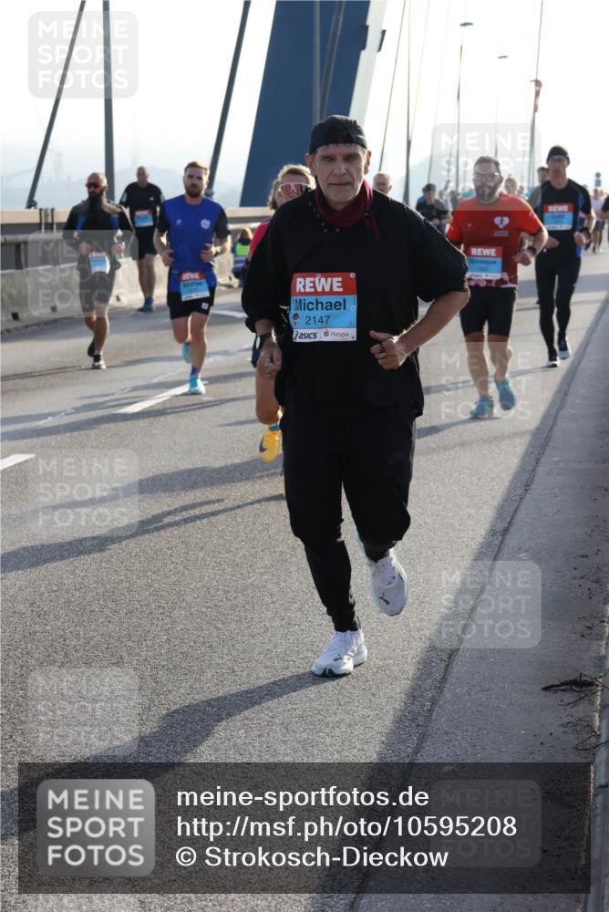 03.10.2026 - Köhlbrandbrückenlauf Strokosch-Dieckow http://msf.ph/oto/10595208 03.10.2026 09:24:40 Position 1 2147 meine-sportfotos.de