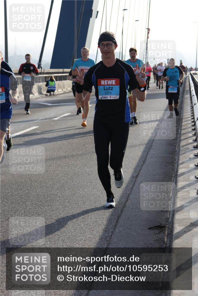 03.10.2026 - Köhlbrandbrückenlauf Strokosch-Dieckow http://msf.ph/oto/10595253 03.10.2026 09:24:45 Position 1 2374 meine-sportfotos.de