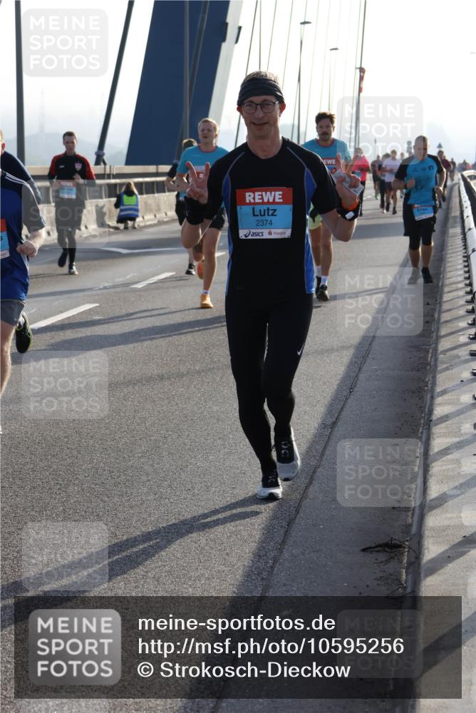 03.10.2026 - Köhlbrandbrückenlauf Strokosch-Dieckow http://msf.ph/oto/10595256 03.10.2026 09:24:45 Position 1 2374 meine-sportfotos.de
