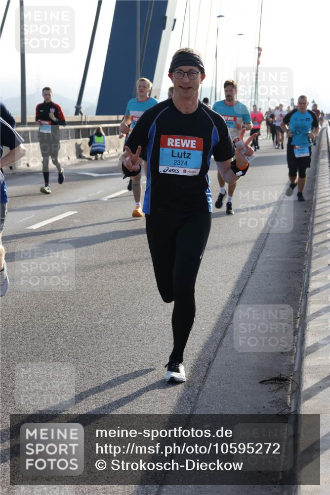 03.10.2026 - Köhlbrandbrückenlauf Strokosch-Dieckow http://msf.ph/oto/10595272 03.10.2026 09:24:45 Position 1 2374 meine-sportfotos.de