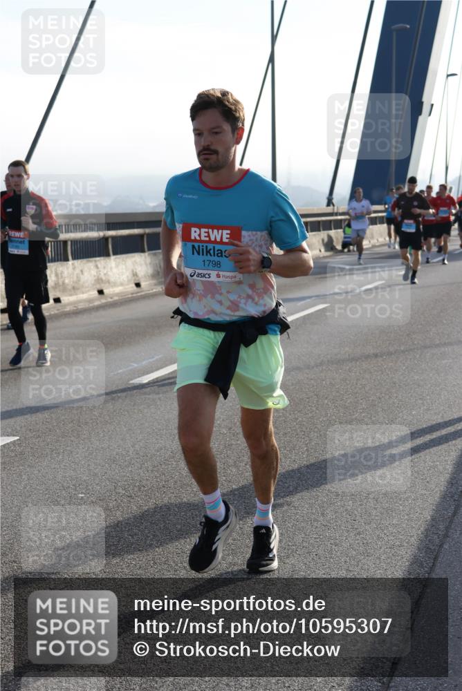 03.10.2026 - Köhlbrandbrückenlauf Strokosch-Dieckow http://msf.ph/oto/10595307 03.10.2026 09:24:50 Position 1 1798 meine-sportfotos.de