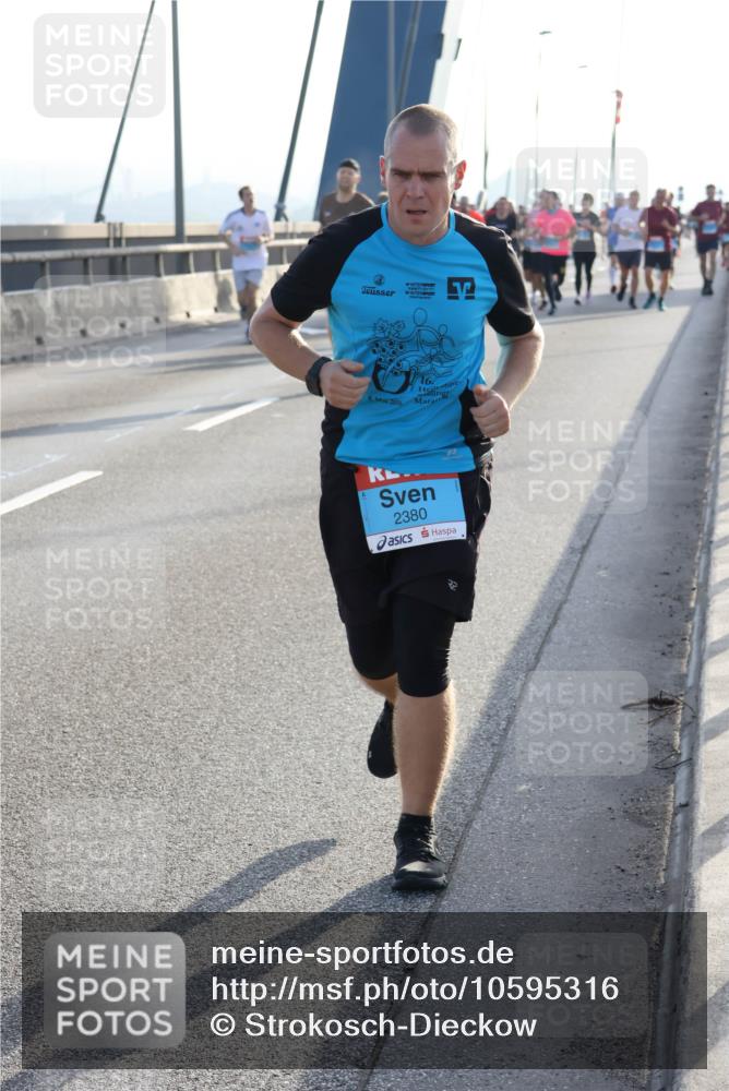 03.10.2026 - Köhlbrandbrückenlauf Strokosch-Dieckow http://msf.ph/oto/10595316 03.10.2026 09:24:51 Position 1 8, 2016, 16, 2380 meine-sportfotos.de