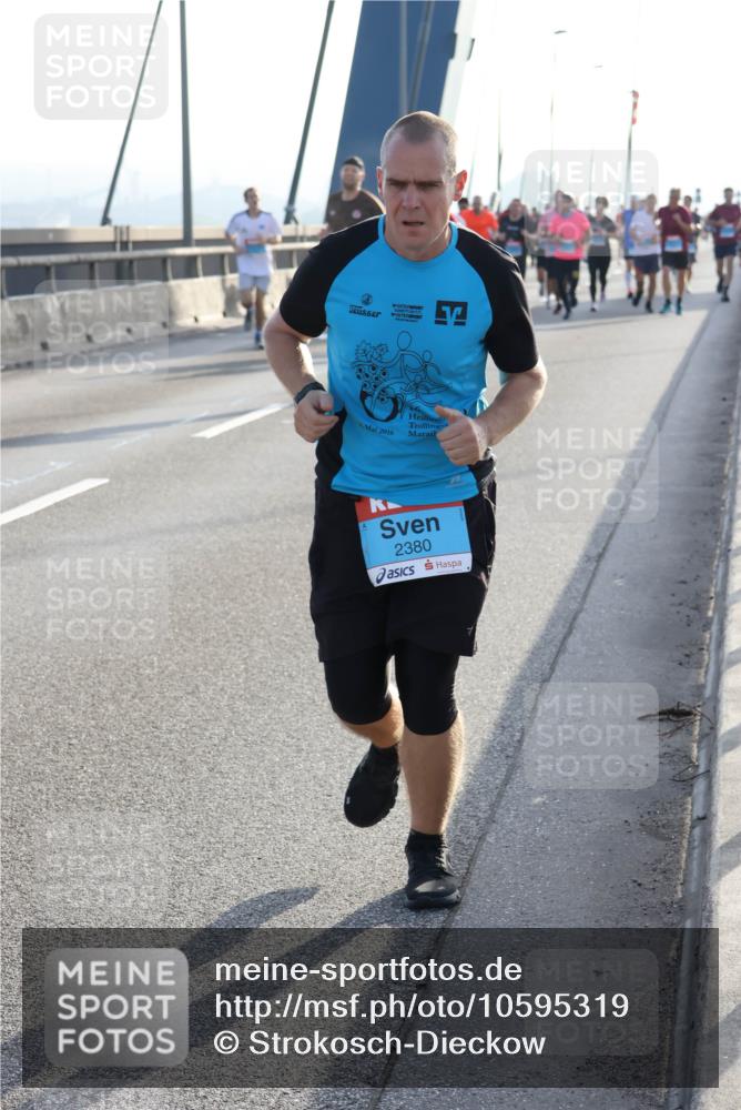 03.10.2026 - Köhlbrandbrückenlauf Strokosch-Dieckow http://msf.ph/oto/10595319 03.10.2026 09:24:51 Position 1 2016, 2380 meine-sportfotos.de