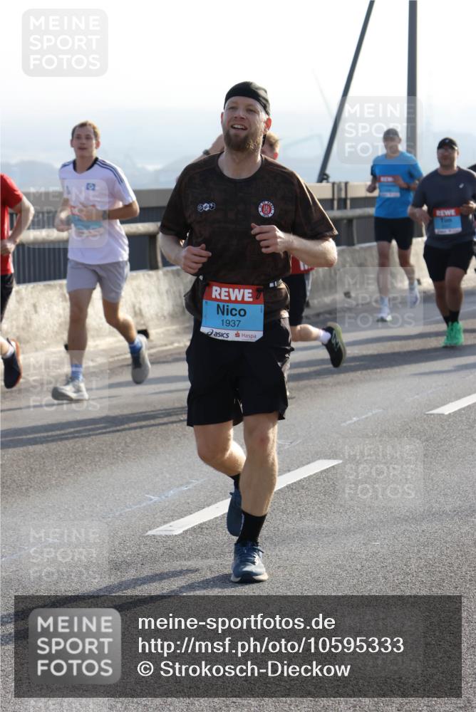 03.10.2026 - Köhlbrandbrückenlauf Strokosch-Dieckow http://msf.ph/oto/10595333 03.10.2026 09:24:56 Position 1 1937 meine-sportfotos.de
