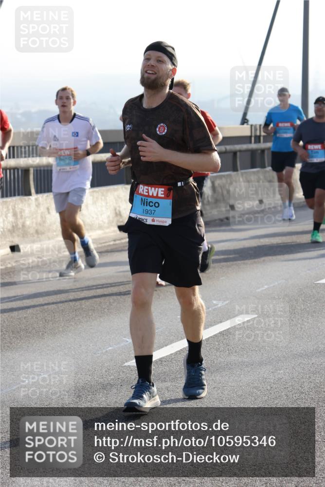 03.10.2026 - Köhlbrandbrückenlauf Strokosch-Dieckow http://msf.ph/oto/10595346 03.10.2026 09:24:56 Position 1 1937 meine-sportfotos.de