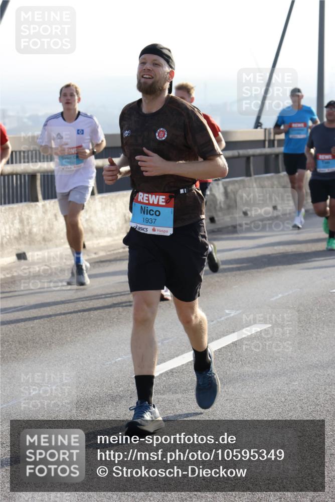 03.10.2026 - Köhlbrandbrückenlauf Strokosch-Dieckow http://msf.ph/oto/10595349 03.10.2026 09:24:56 Position 1 1937 meine-sportfotos.de