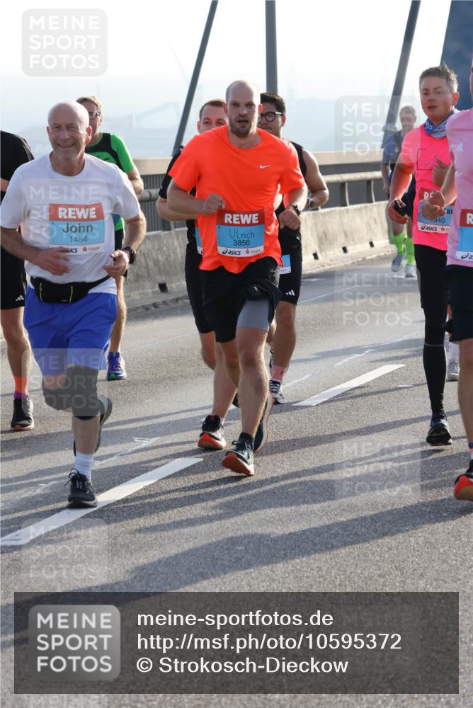 03.10.2026 - Köhlbrandbrückenlauf Strokosch-Dieckow http://msf.ph/oto/10595372 03.10.2026 09:25:00 Position 1 1454, 3856, 940 meine-sportfotos.de