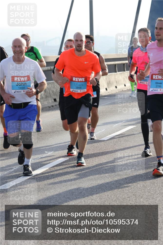 03.10.2026 - Köhlbrandbrückenlauf Strokosch-Dieckow http://msf.ph/oto/10595374 03.10.2026 09:25:00 Position 1 1454, 3856, 1940, 3786 meine-sportfotos.de