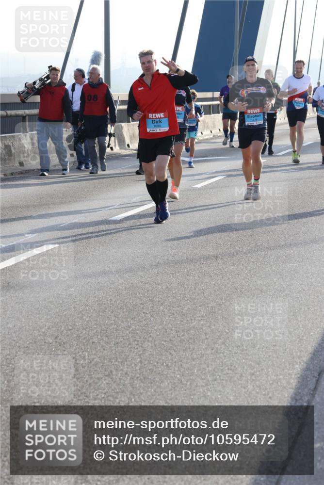 03.10.2026 - Köhlbrandbrückenlauf Strokosch-Dieckow http://msf.ph/oto/10595472 03.10.2026 09:25:17 Position 1 08, 1080, 1776 meine-sportfotos.de
