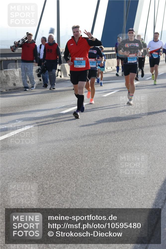 03.10.2026 - Köhlbrandbrückenlauf Strokosch-Dieckow http://msf.ph/oto/10595480 03.10.2026 09:25:17 Position 1 08, 1080, 1780 meine-sportfotos.de