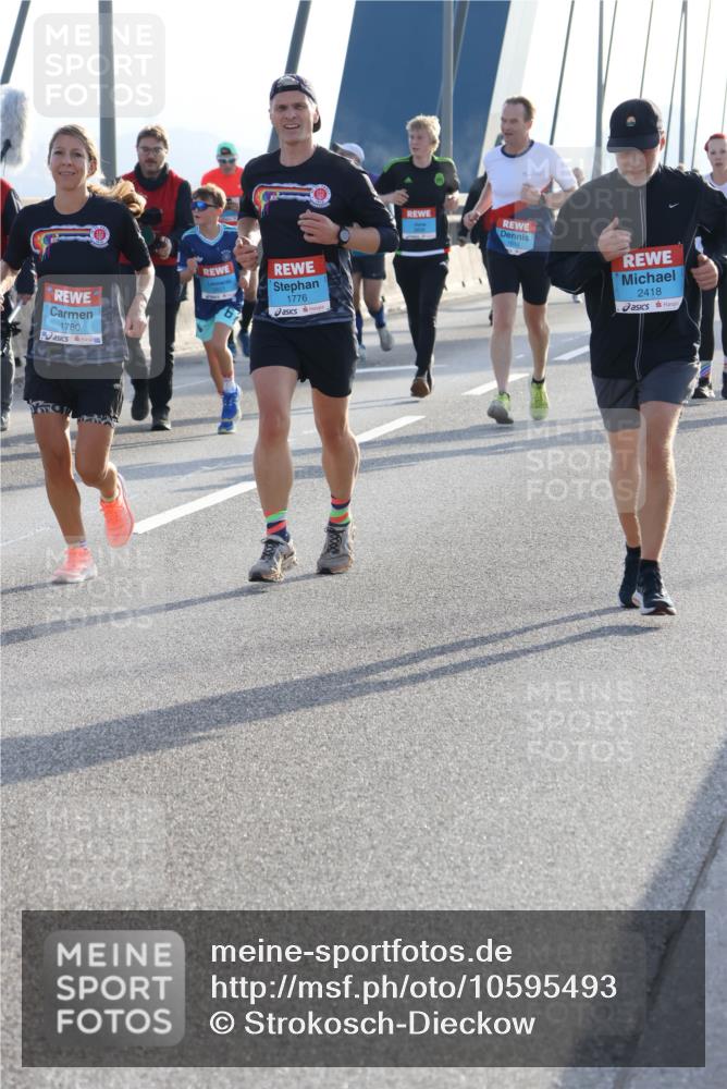 03.10.2026 - Köhlbrandbrückenlauf Strokosch-Dieckow http://msf.ph/oto/10595493 03.10.2026 09:25:18 Position 1 1780, 1776, 1618, 2418 meine-sportfotos.de