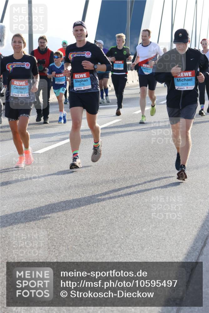 03.10.2026 - Köhlbrandbrückenlauf Strokosch-Dieckow http://msf.ph/oto/10595497 03.10.2026 09:25:18 Position 1 1780, 1776, 1618, 2418 meine-sportfotos.de
