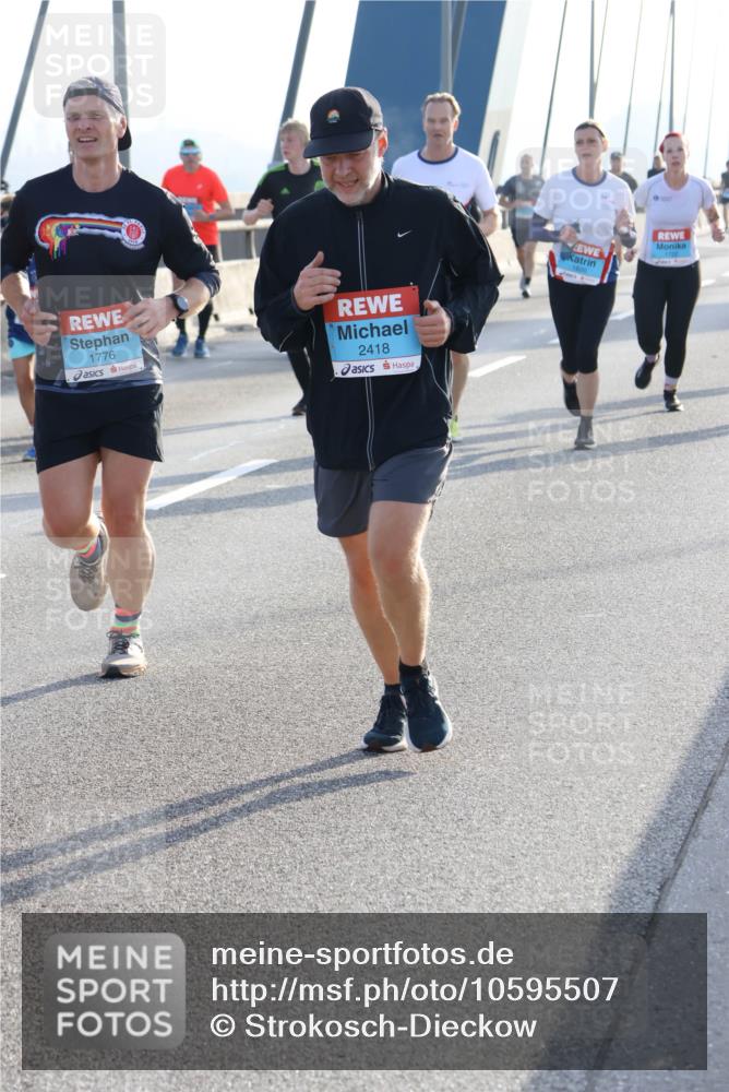 03.10.2026 - Köhlbrandbrückenlauf Strokosch-Dieckow http://msf.ph/oto/10595507 03.10.2026 09:25:20 Position 1 1776, 2418 meine-sportfotos.de