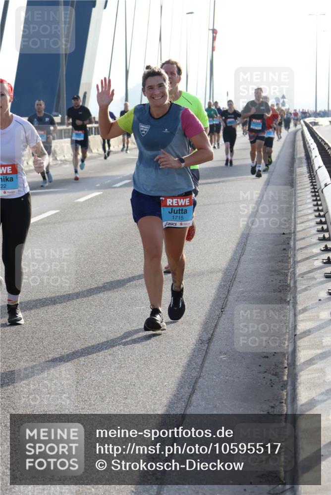 03.10.2026 - Köhlbrandbrückenlauf Strokosch-Dieckow http://msf.ph/oto/10595517 03.10.2026 09:25:24 Position 1 22, 1715 meine-sportfotos.de