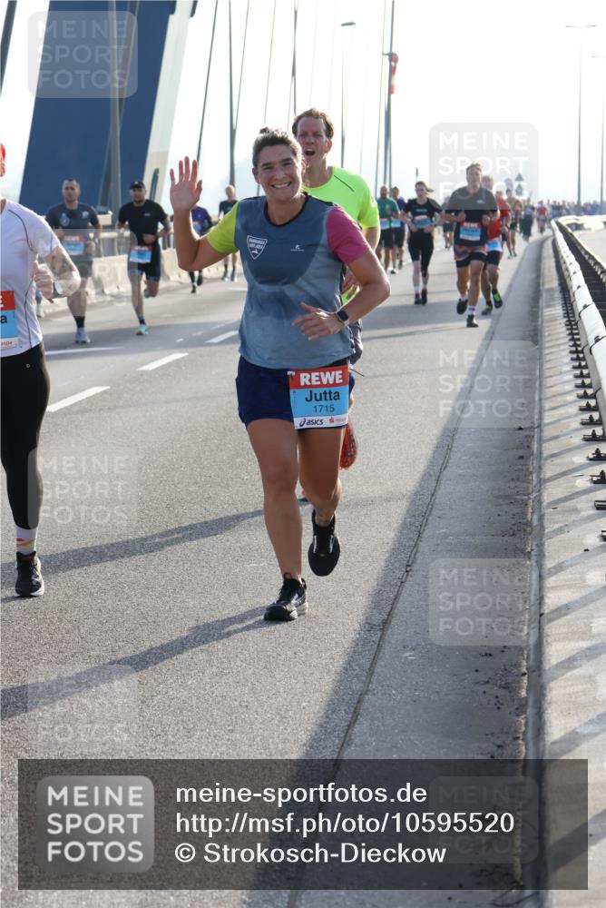 03.10.2026 - Köhlbrandbrückenlauf Strokosch-Dieckow http://msf.ph/oto/10595520 03.10.2026 09:25:24 Position 1 1715 meine-sportfotos.de