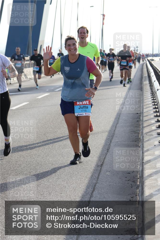 03.10.2026 - Köhlbrandbrückenlauf Strokosch-Dieckow http://msf.ph/oto/10595525 03.10.2026 09:25:24 Position 1 1715 meine-sportfotos.de