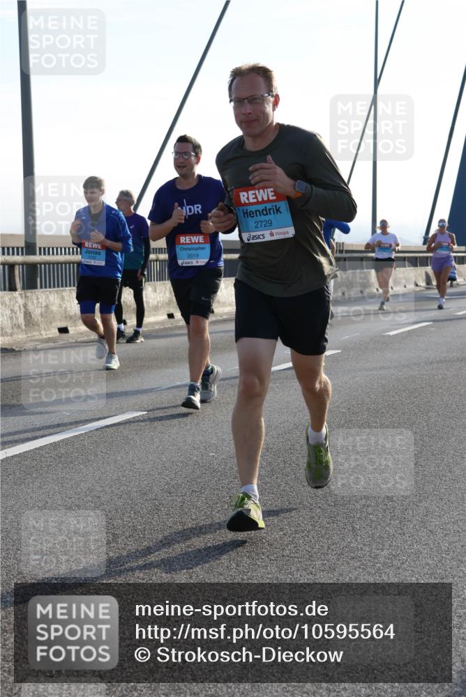 03.10.2026 - Köhlbrandbrückenlauf Strokosch-Dieckow http://msf.ph/oto/10595564 03.10.2026 09:25:46 Position 1 2019, 2729 meine-sportfotos.de