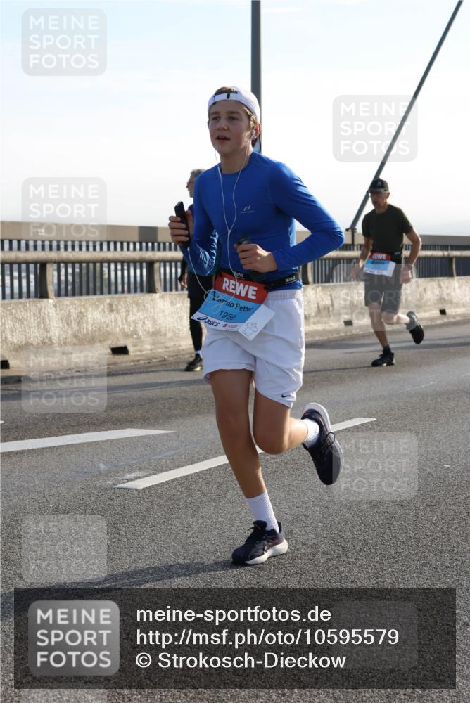 03.10.2026 - Köhlbrandbrückenlauf Strokosch-Dieckow http://msf.ph/oto/10595579 03.10.2026 09:25:48 Position 1 1959 meine-sportfotos.de