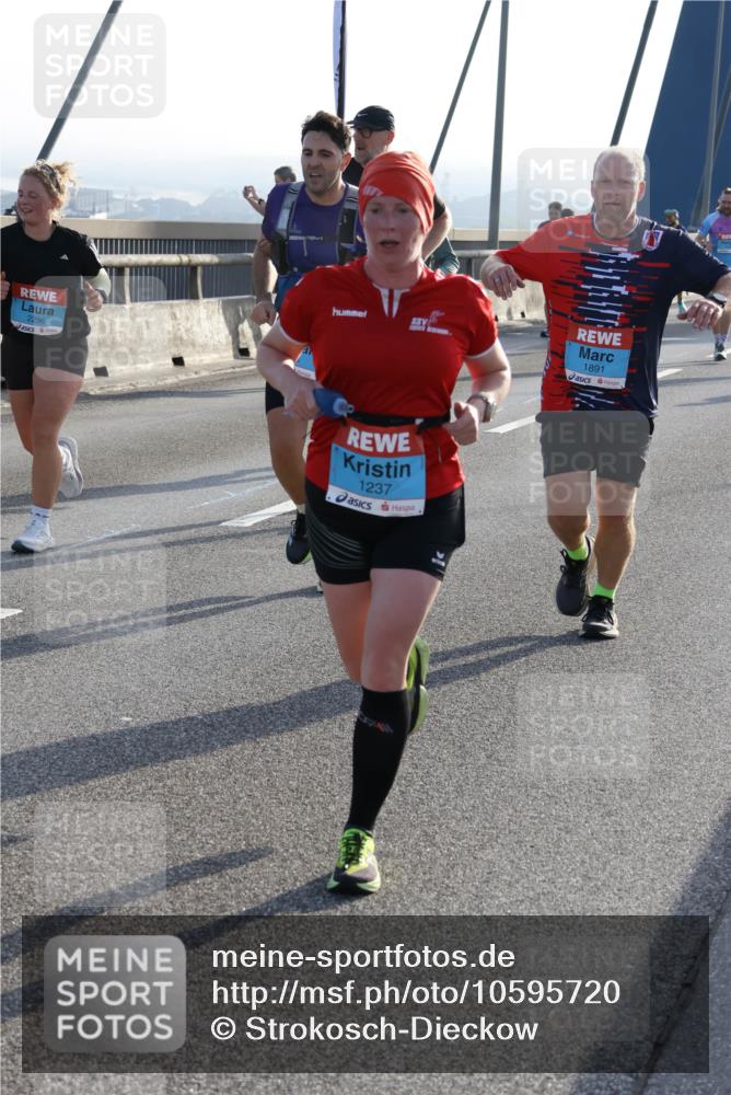03.10.2026 - Köhlbrandbrückenlauf Strokosch-Dieckow http://msf.ph/oto/10595720 03.10.2026 09:26:17 Position 1 2296, 1237, 1891 meine-sportfotos.de