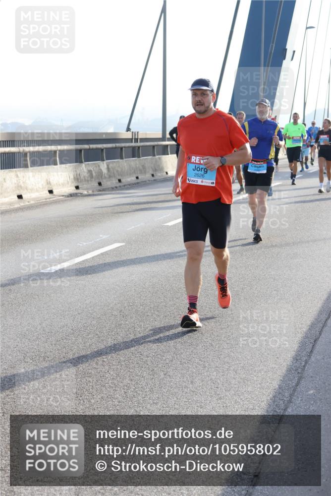 03.10.2026 - Köhlbrandbrückenlauf Strokosch-Dieckow http://msf.ph/oto/10595802 03.10.2026 09:26:31 Position 1 2626 meine-sportfotos.de