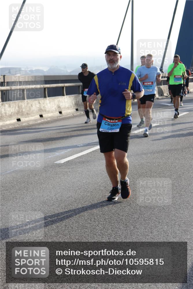 03.10.2026 - Köhlbrandbrückenlauf Strokosch-Dieckow http://msf.ph/oto/10595815 03.10.2026 09:26:33 Position 1 2303 meine-sportfotos.de