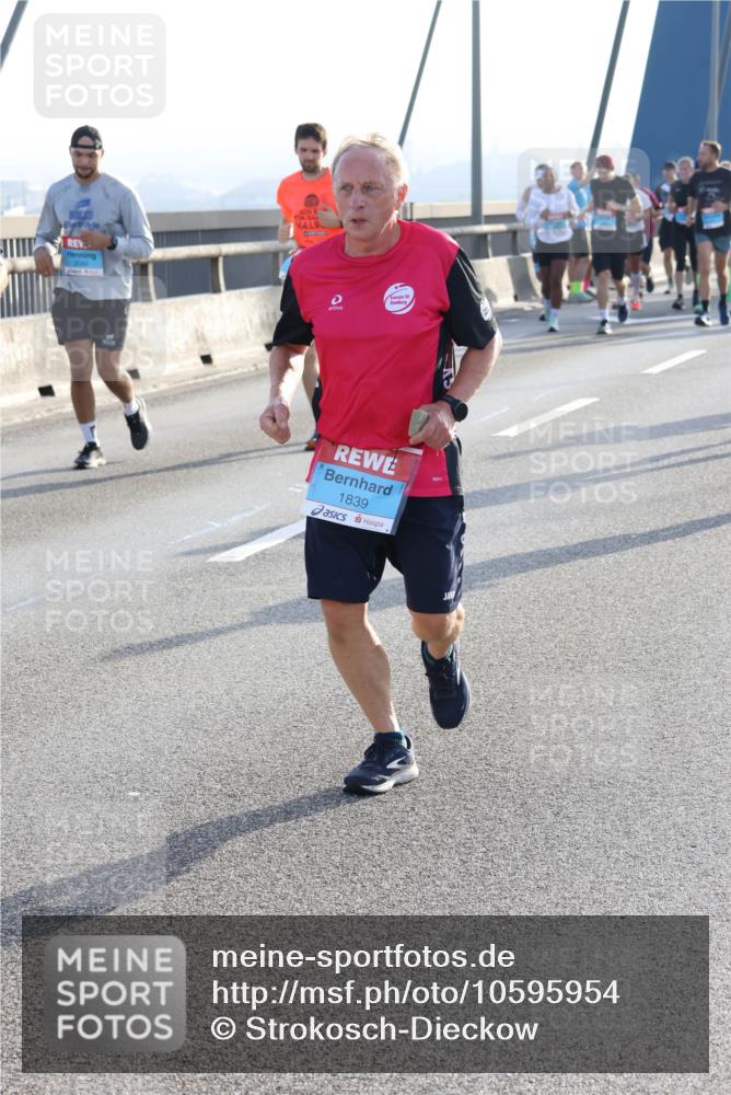 03.10.2026 - Köhlbrandbrückenlauf Strokosch-Dieckow http://msf.ph/oto/10595954 03.10.2026 09:26:58 Position 1 1839 meine-sportfotos.de