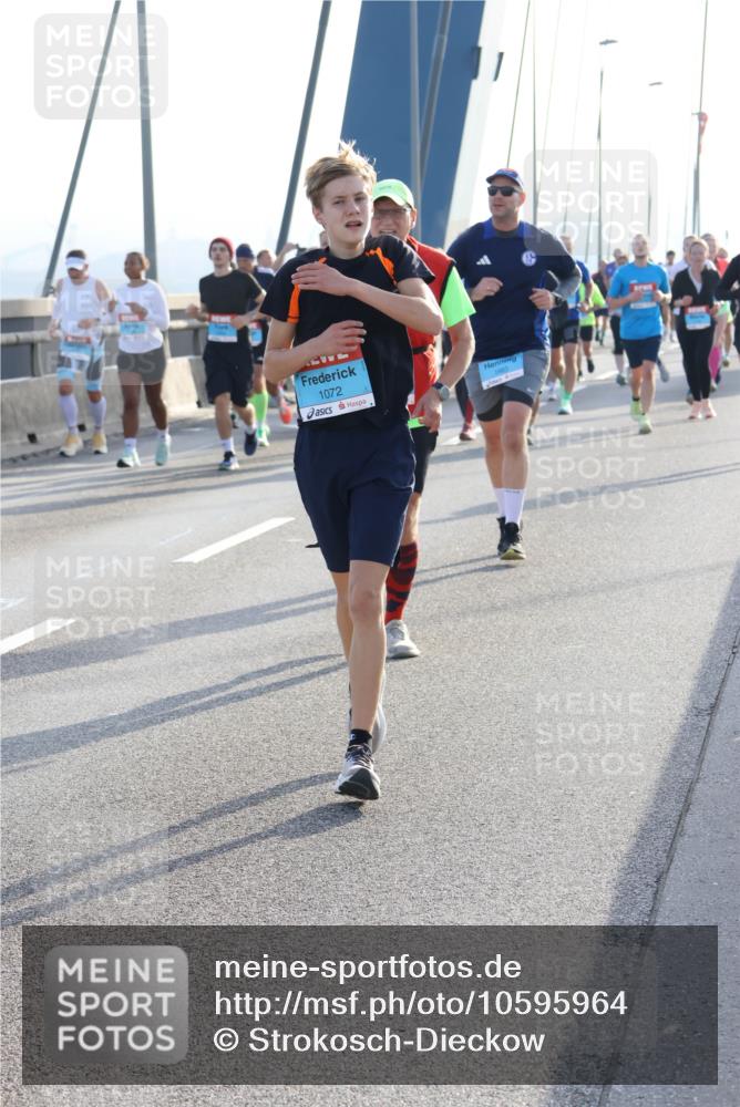 03.10.2026 - Köhlbrandbrückenlauf Strokosch-Dieckow http://msf.ph/oto/10595964 03.10.2026 09:26:59 Position 1 1072 meine-sportfotos.de