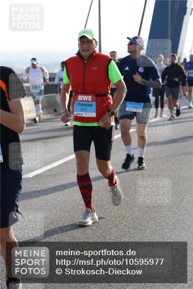 03.10.2026 - Köhlbrandbrückenlauf Strokosch-Dieckow http://msf.ph/oto/10595977 03.10.2026 09:27:01 Position 1 1071 meine-sportfotos.de