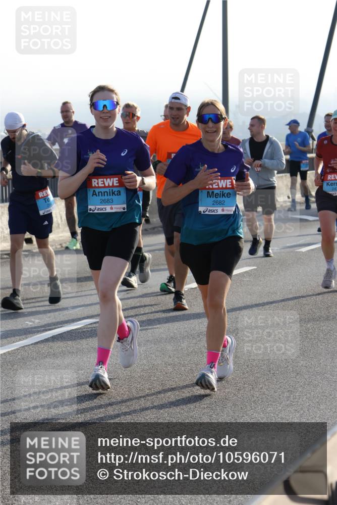 03.10.2026 - Köhlbrandbrückenlauf Strokosch-Dieckow http://msf.ph/oto/10596071 03.10.2026 09:27:36 Position 1 2683, 2682 meine-sportfotos.de