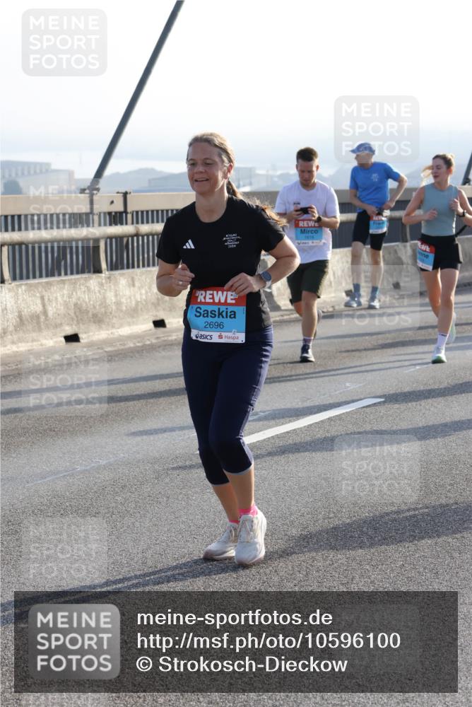 03.10.2026 - Köhlbrandbrückenlauf Strokosch-Dieckow http://msf.ph/oto/10596100 03.10.2026 09:27:44 Position 1 2696 meine-sportfotos.de